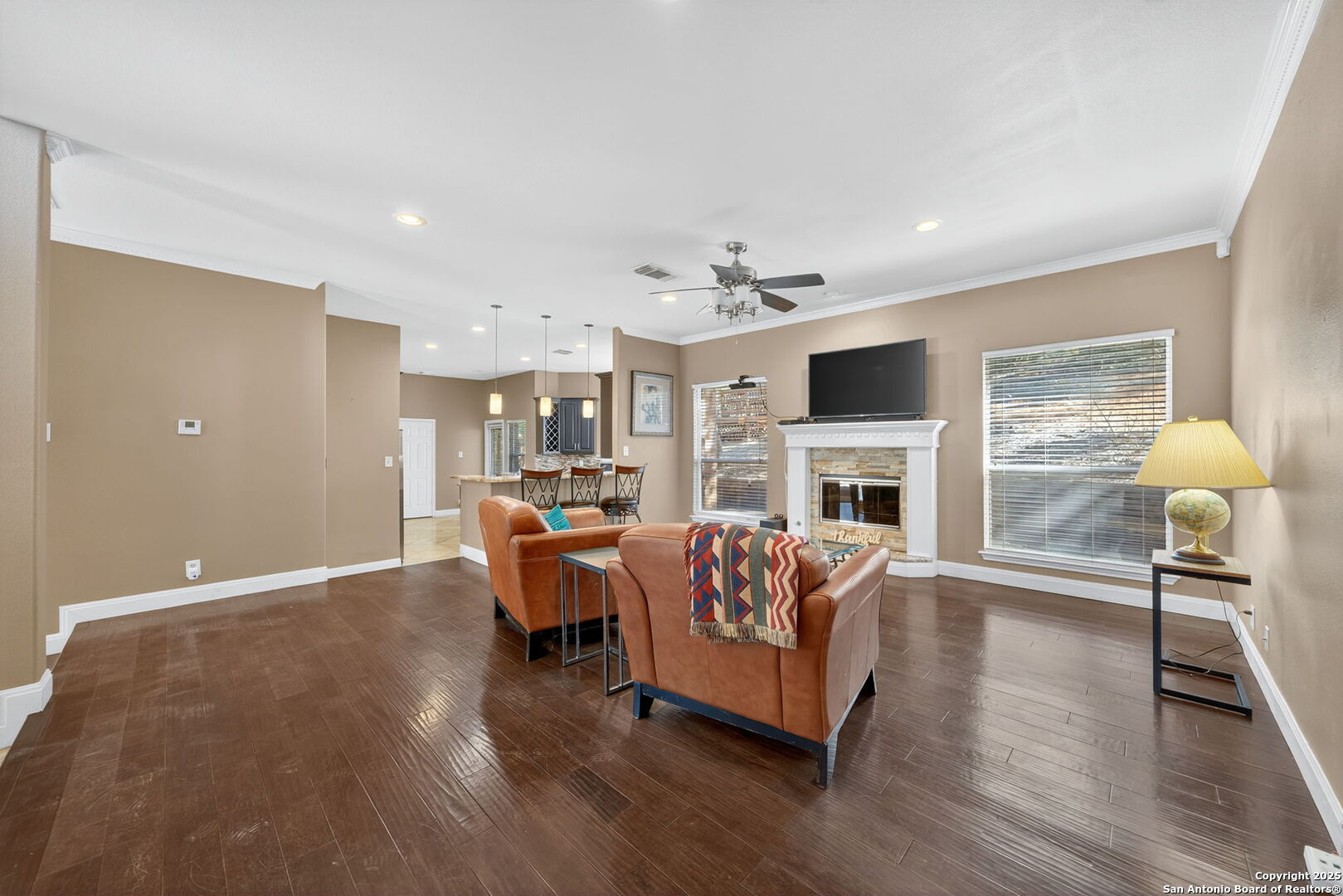 6718 Grove Creek