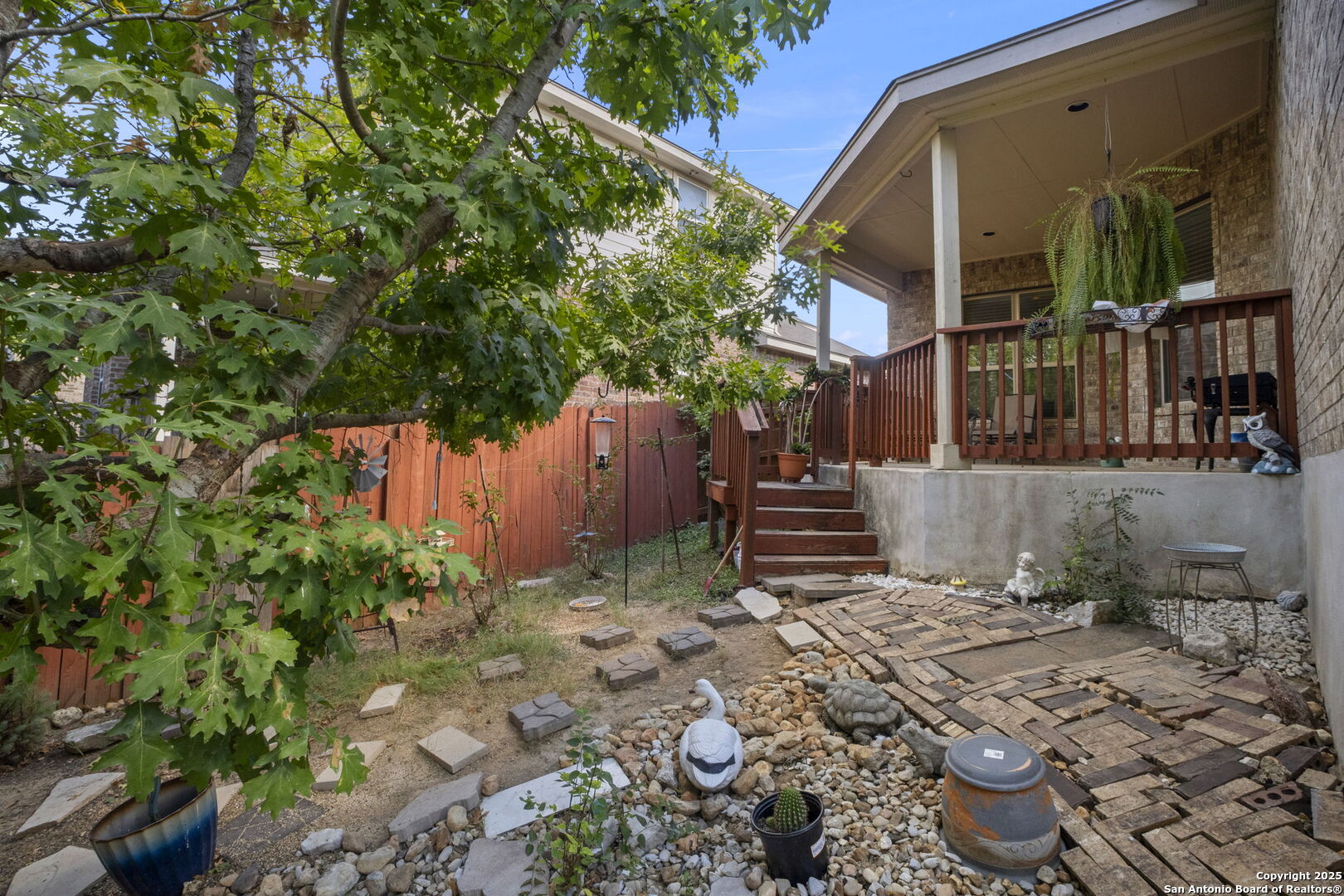 6247 Lowrie