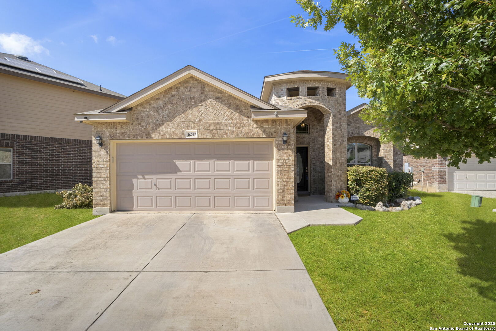 6247 Lowrie