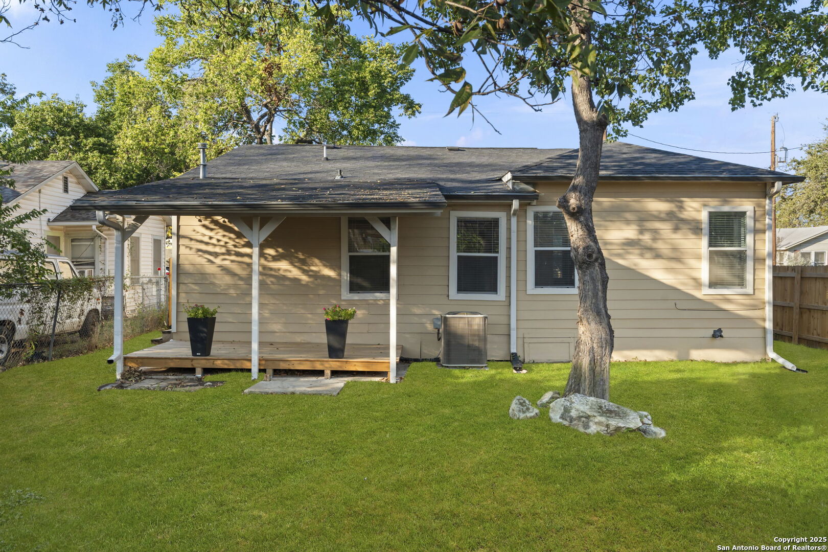 200 Frost St
