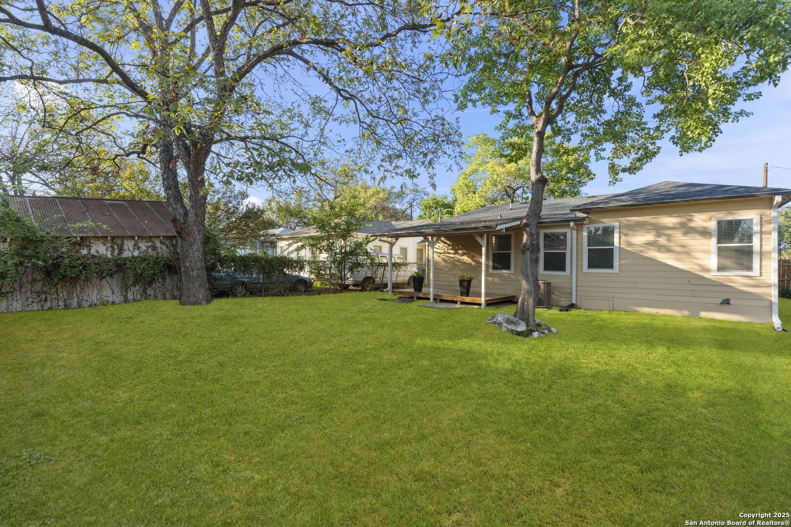 200 Frost St