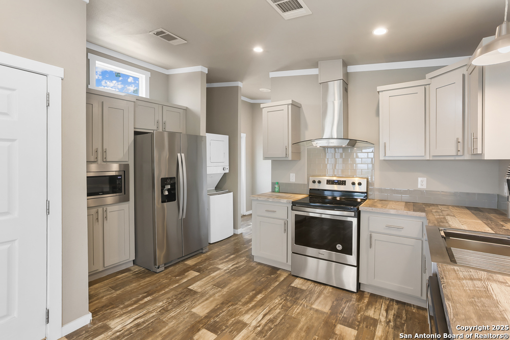 4207 Forest Trail