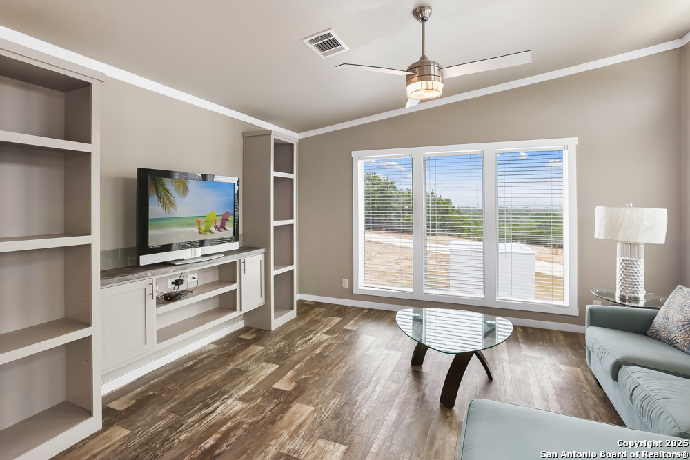 4207 Forest Trail