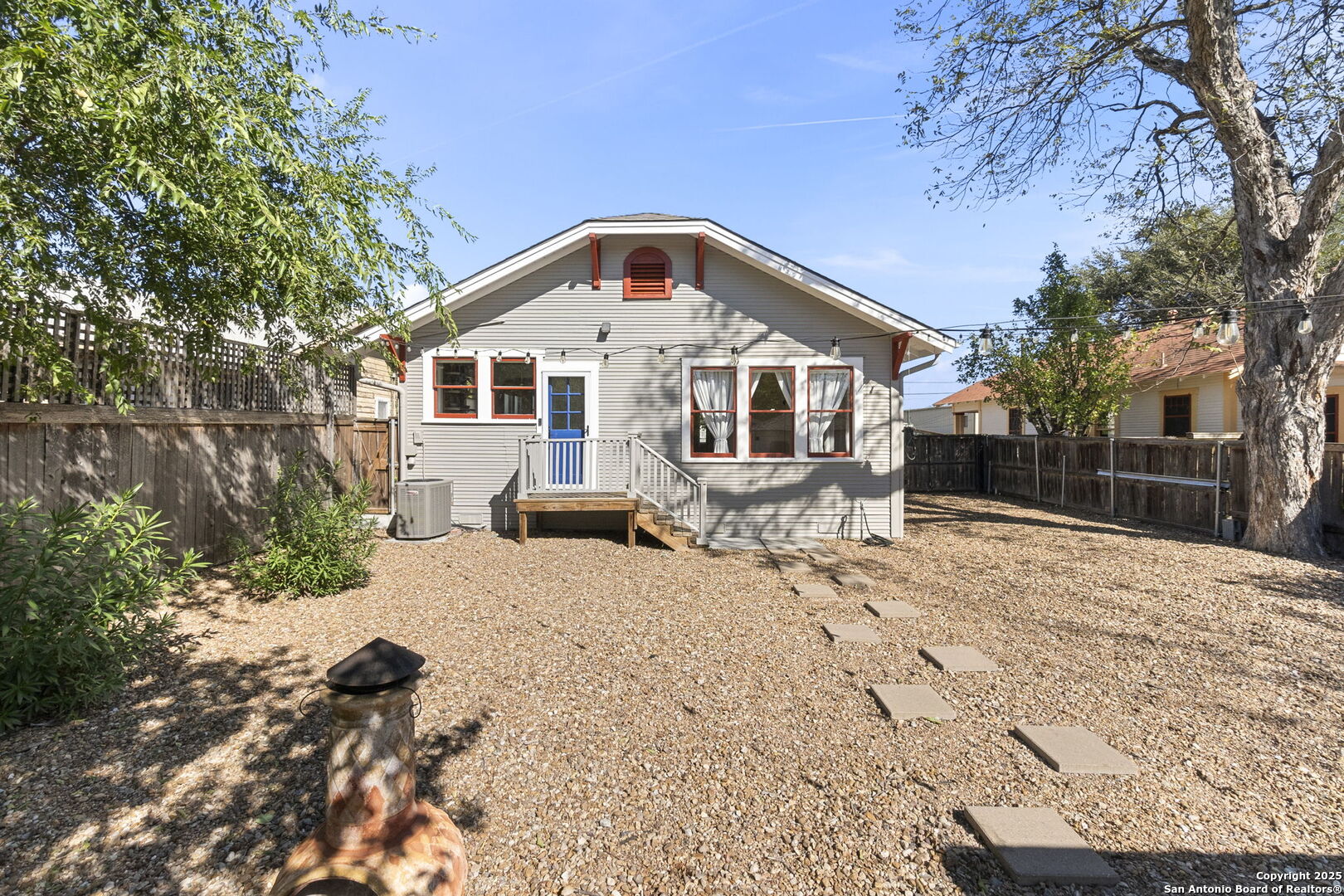 620 E Myrtle