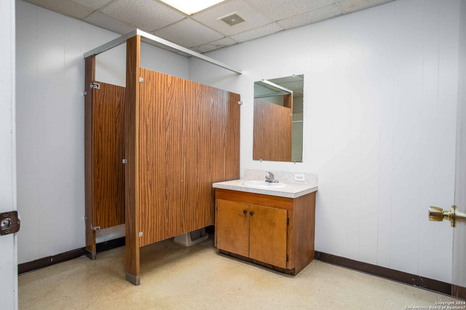 000 Industrial Boulevard