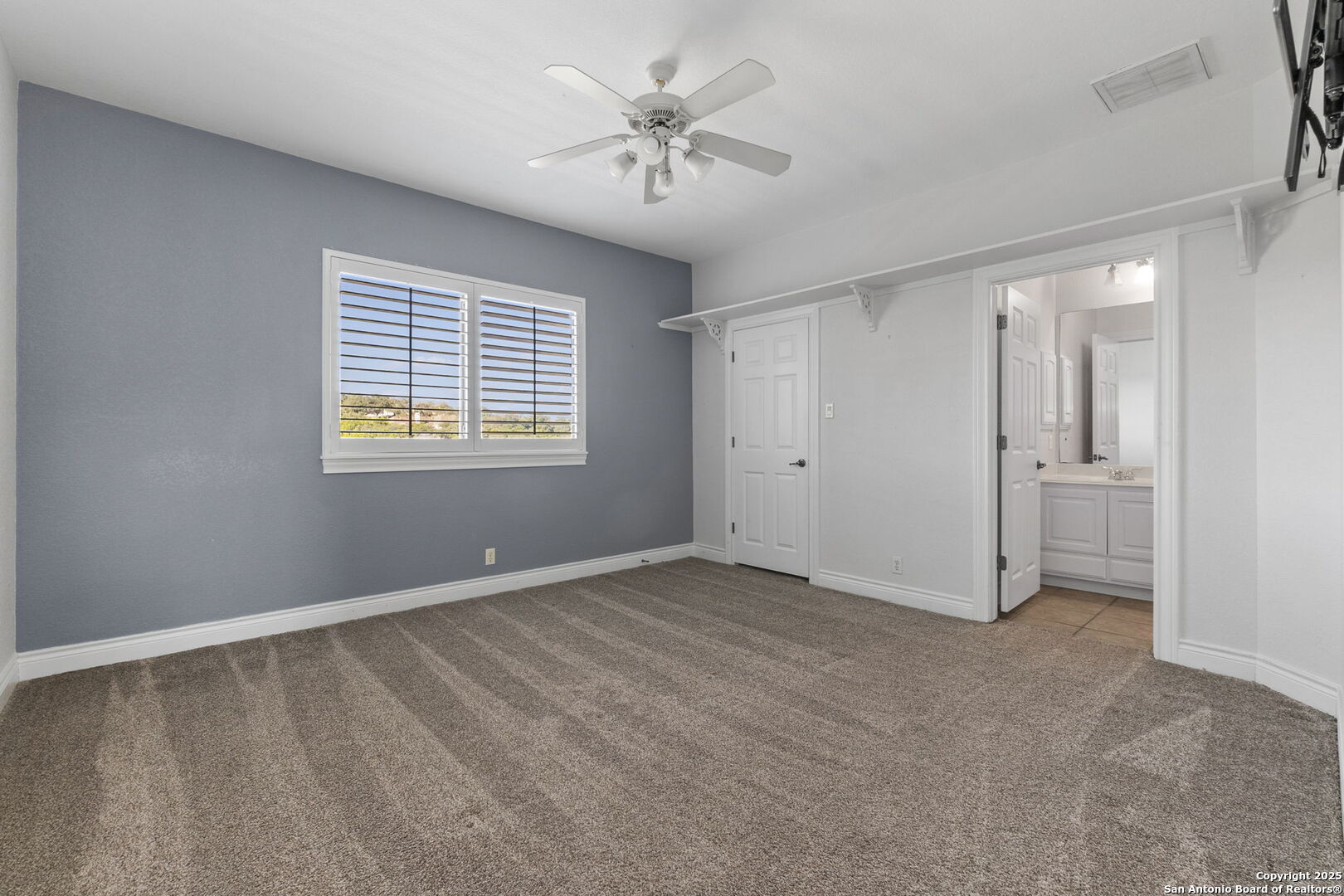22415 Roan Forest