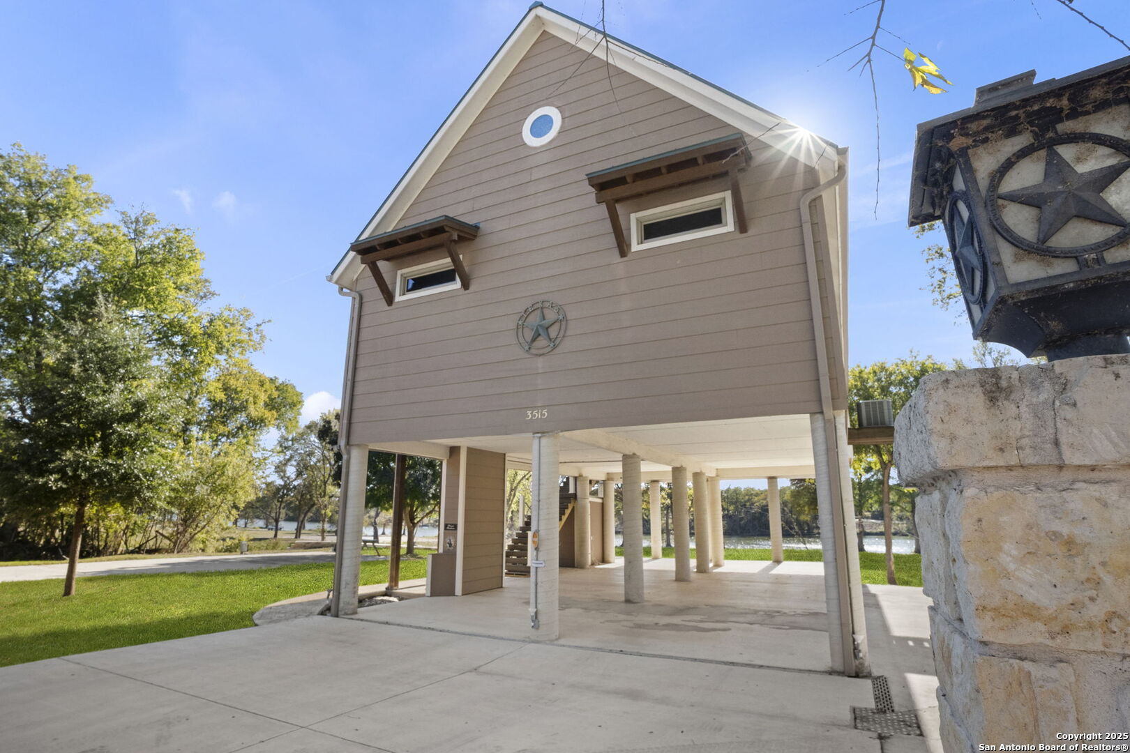 3615 Riverside Dr.