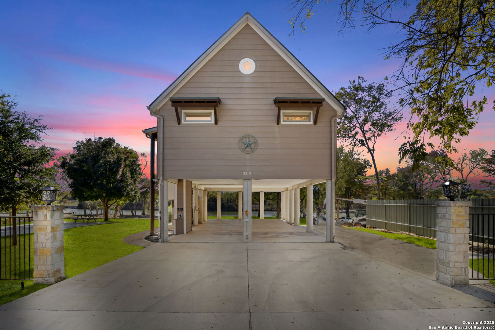3615 Riverside Dr.