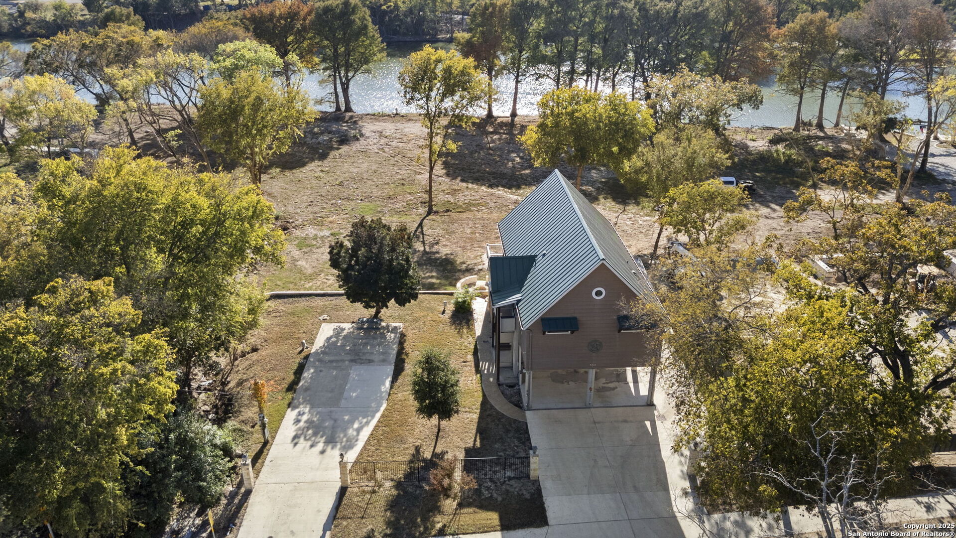 3615 Riverside Dr.