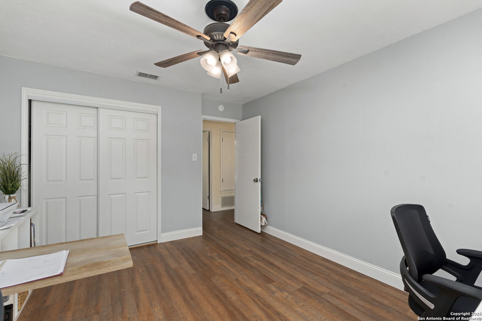 13735 Forest Rock