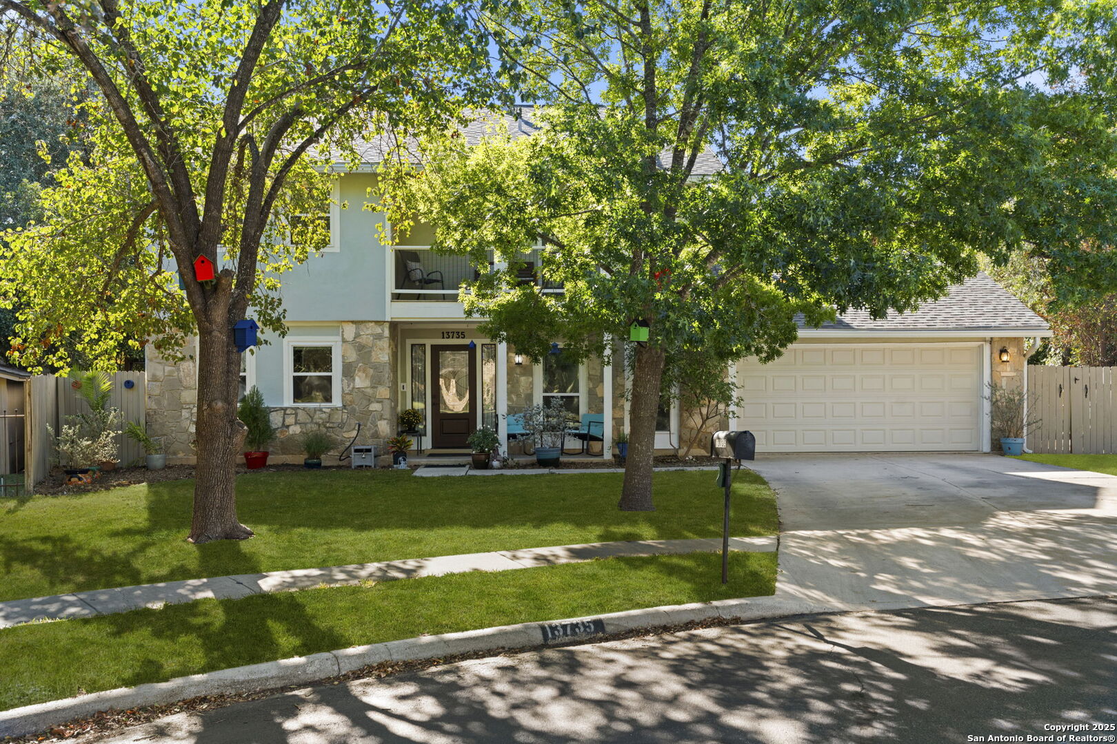 13735 Forest Rock