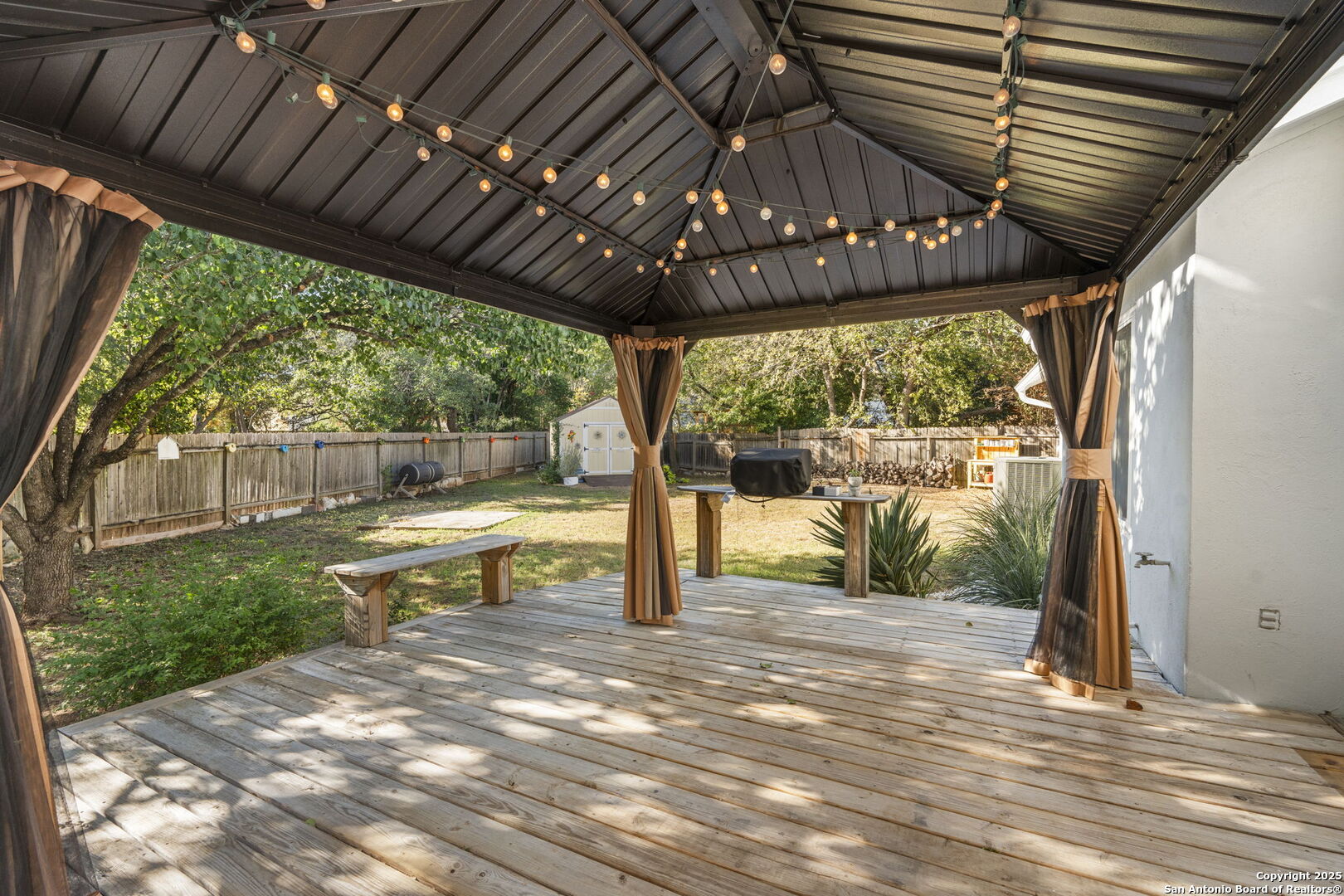 13735 Forest Rock