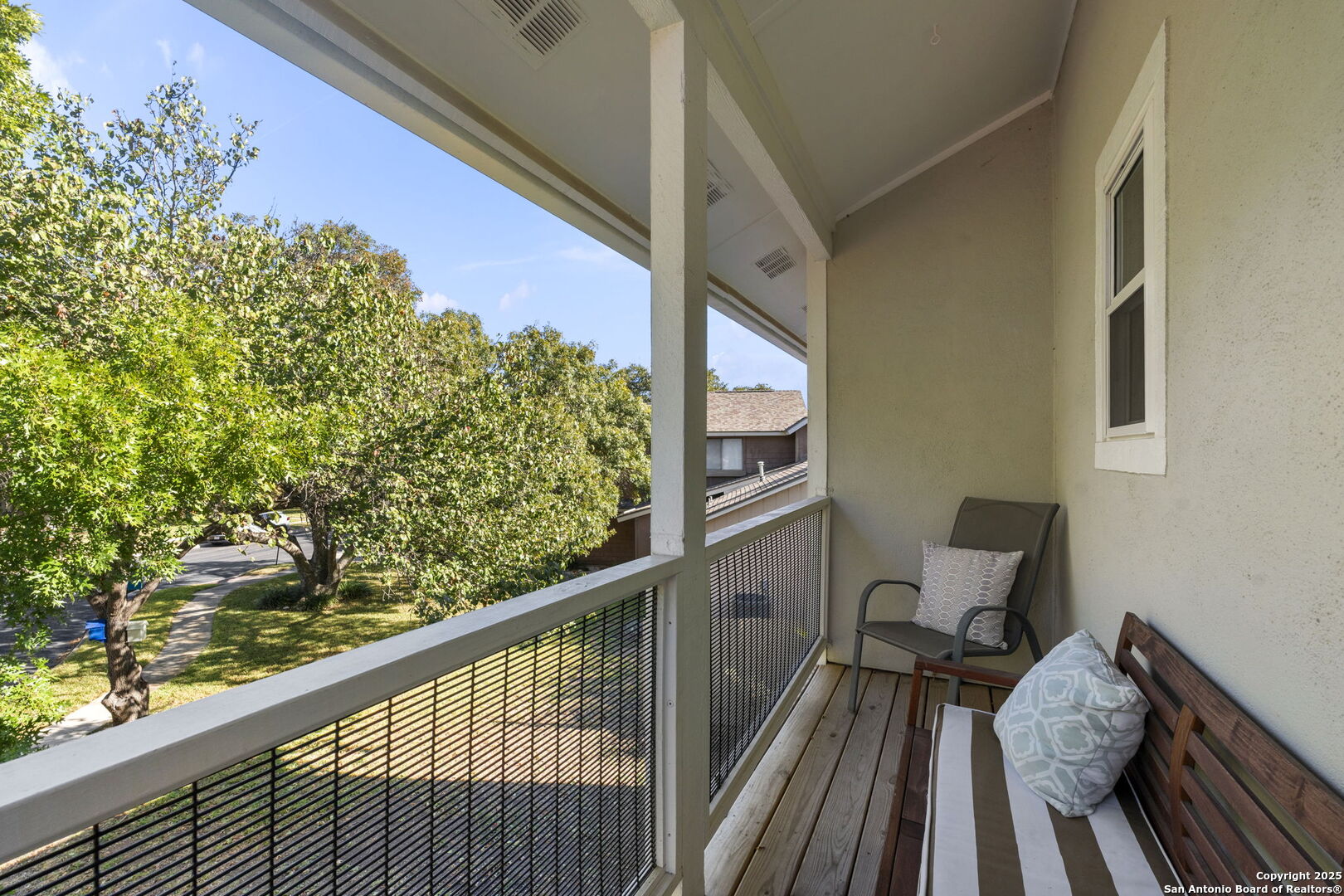 13735 Forest Rock