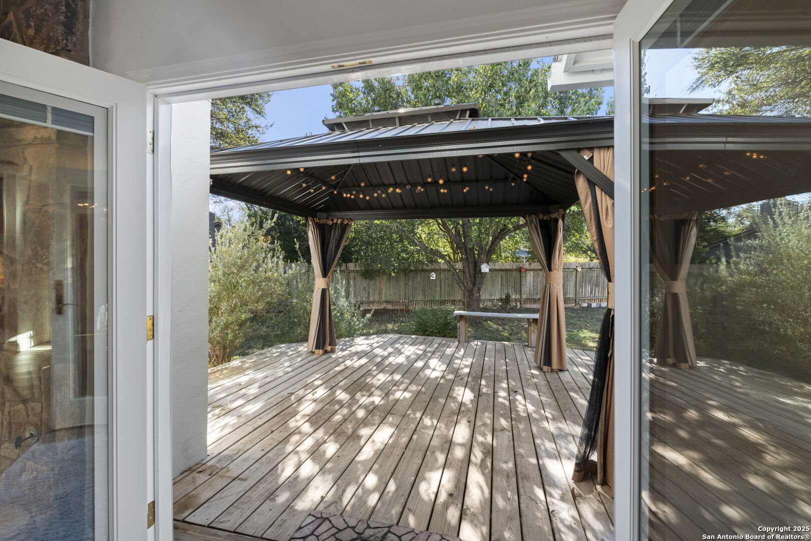 13735 Forest Rock