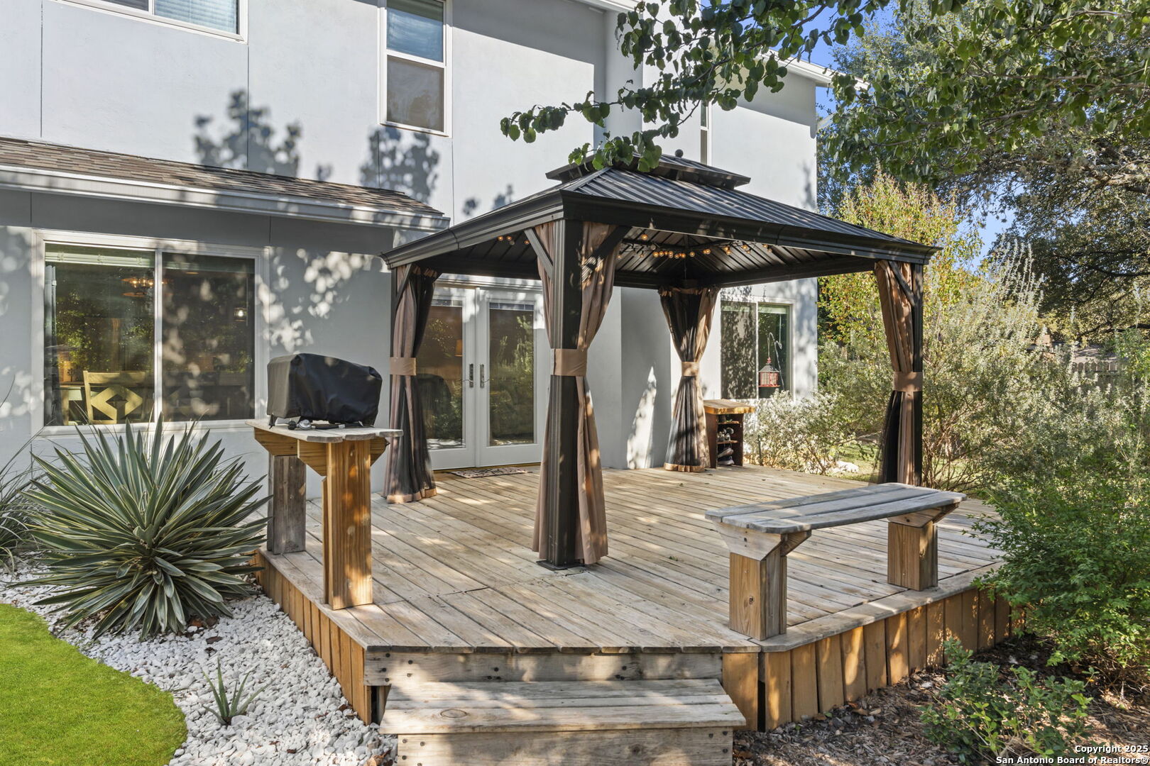 13735 Forest Rock