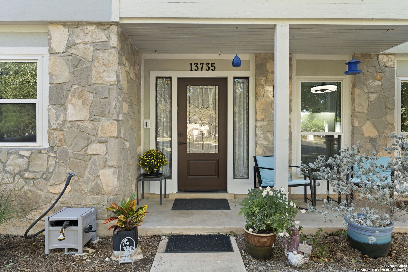 13735 Forest Rock