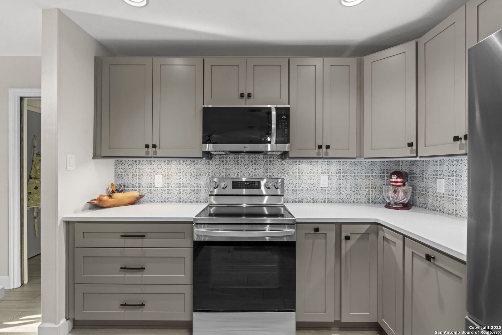 13735 Forest Rock