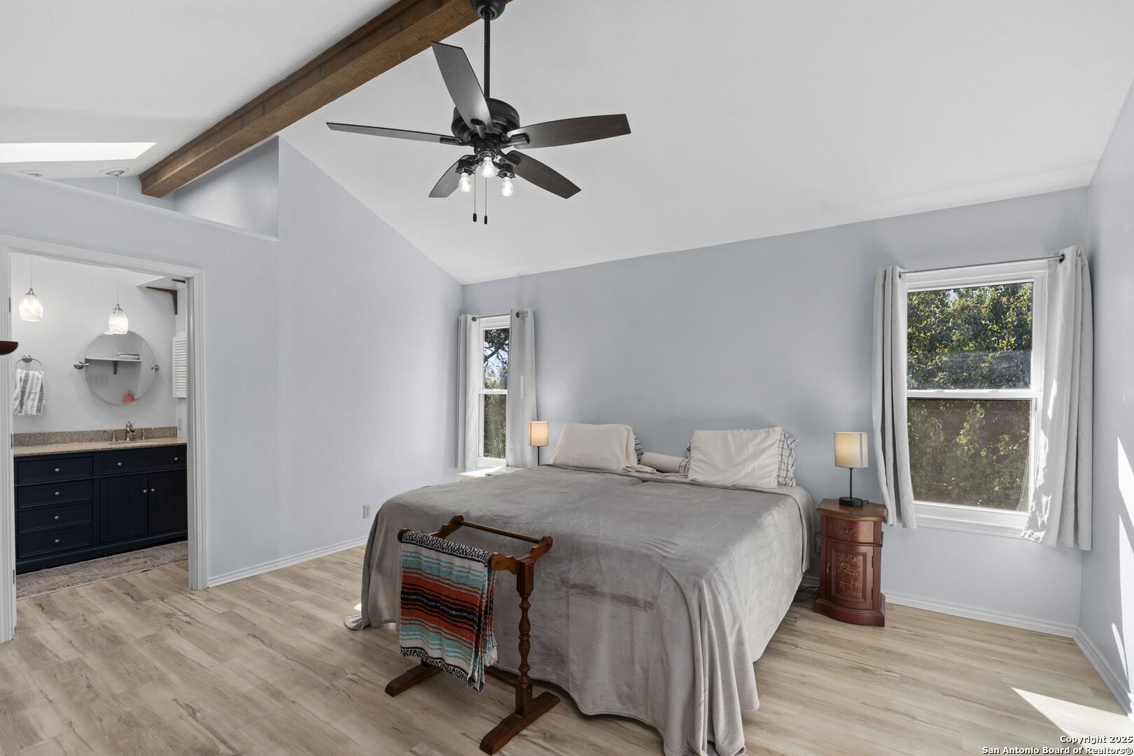 13735 Forest Rock