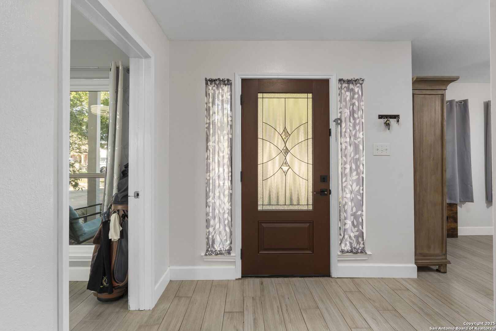 13735 Forest Rock