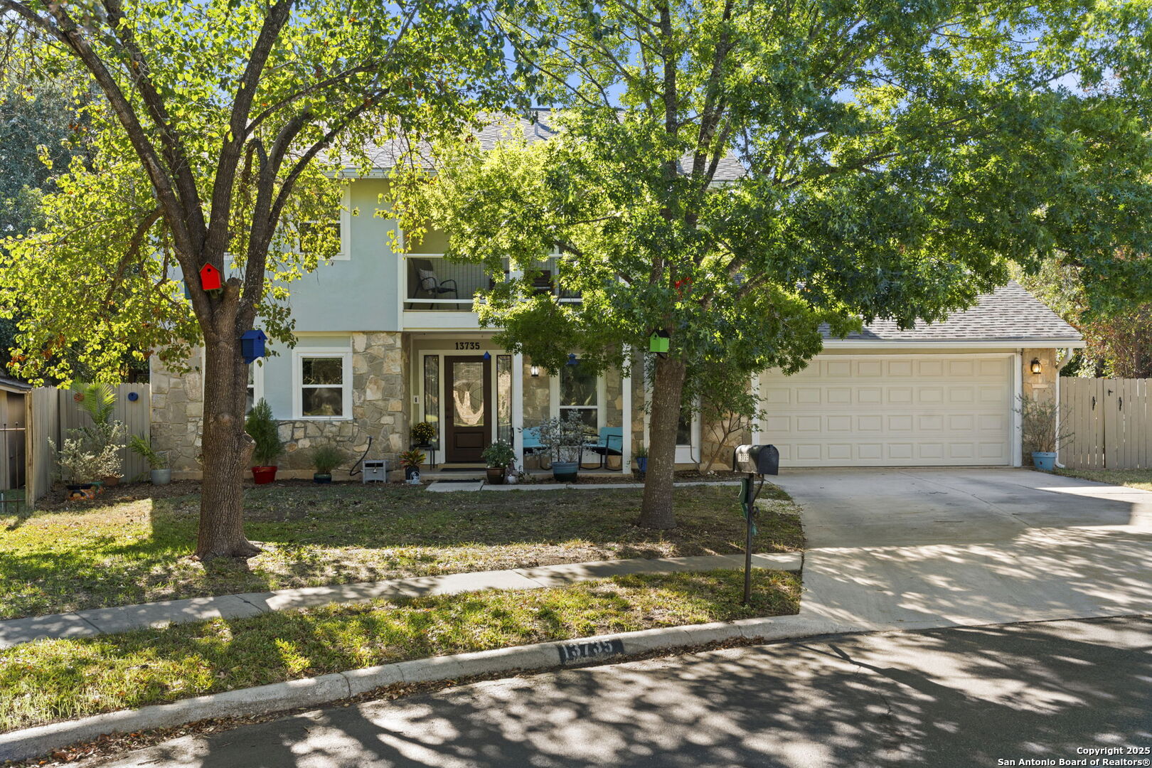 13735 Forest Rock
