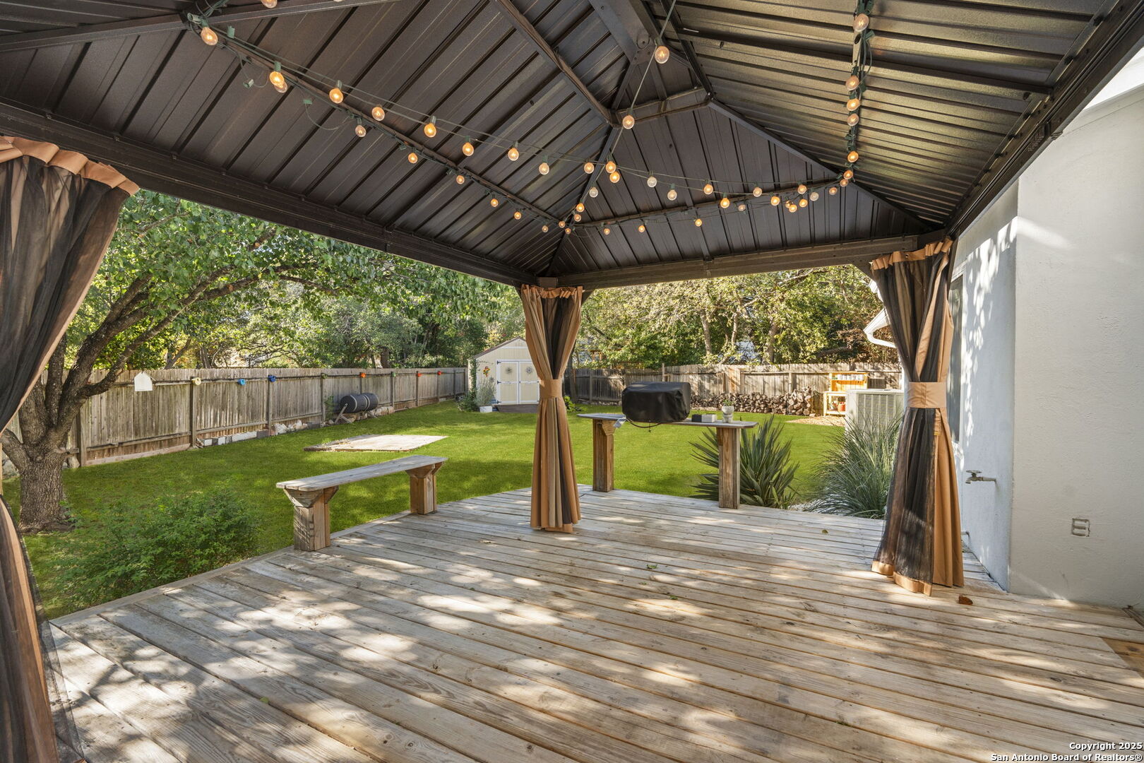 13735 Forest Rock