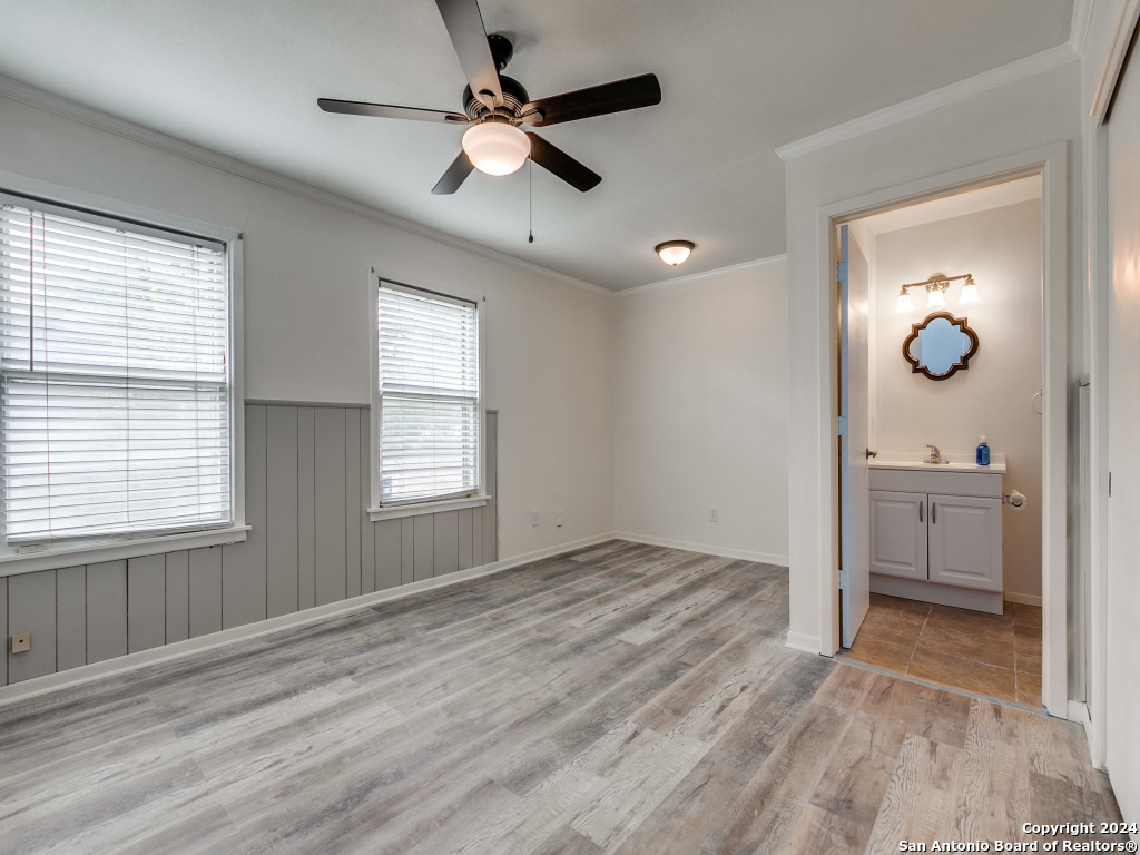 215 MIDLAND DR