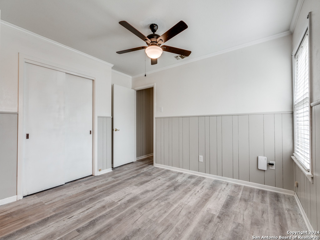 215 MIDLAND DR