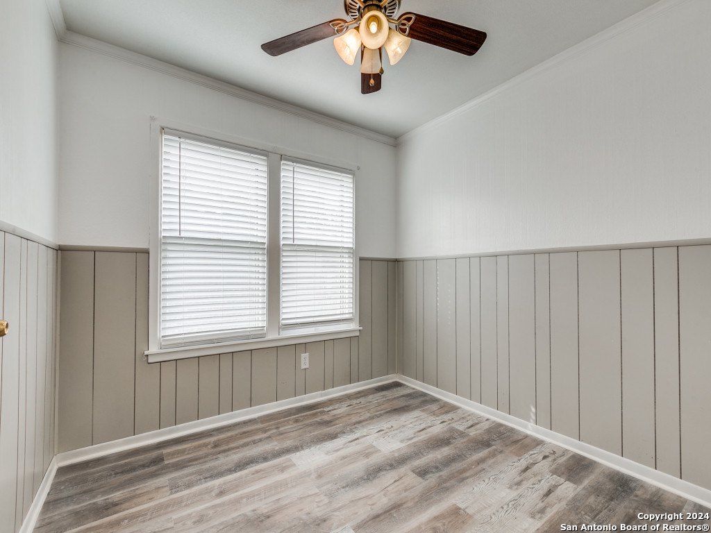 215 MIDLAND DR