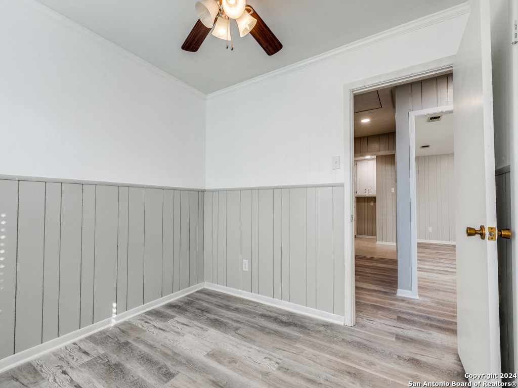 215 MIDLAND DR