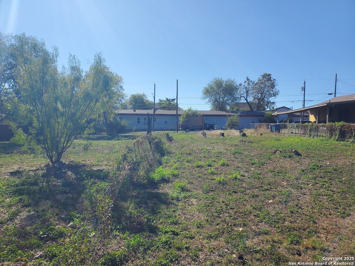 1807 & 1811 Burleson