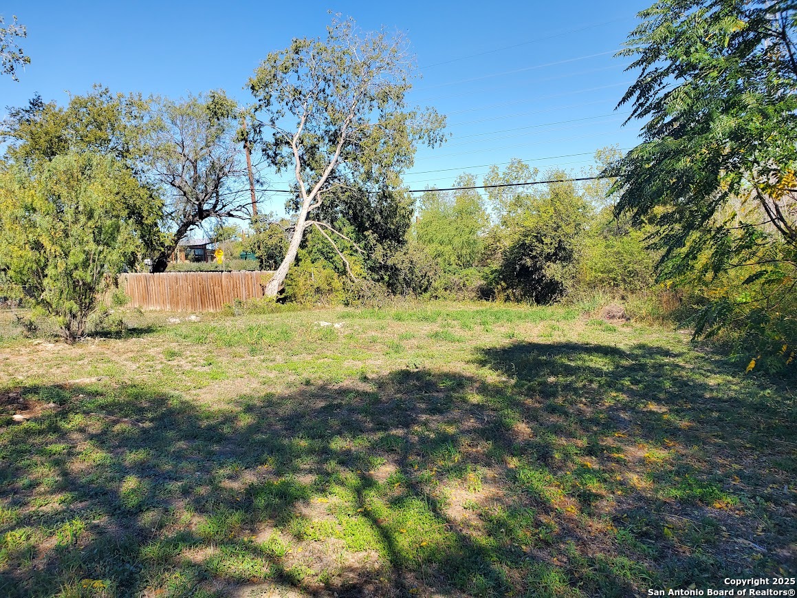 1807 & 1811 Burleson