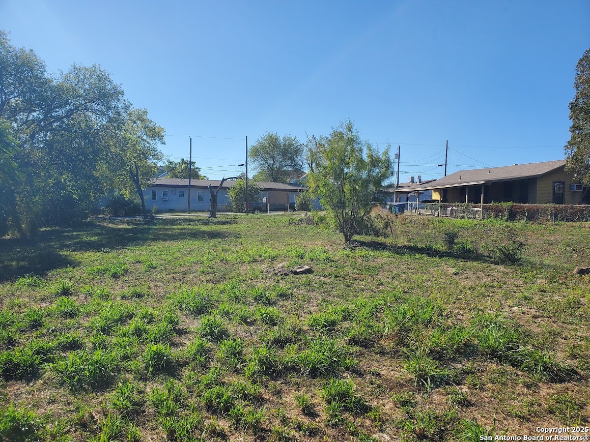1807 & 1811 Burleson