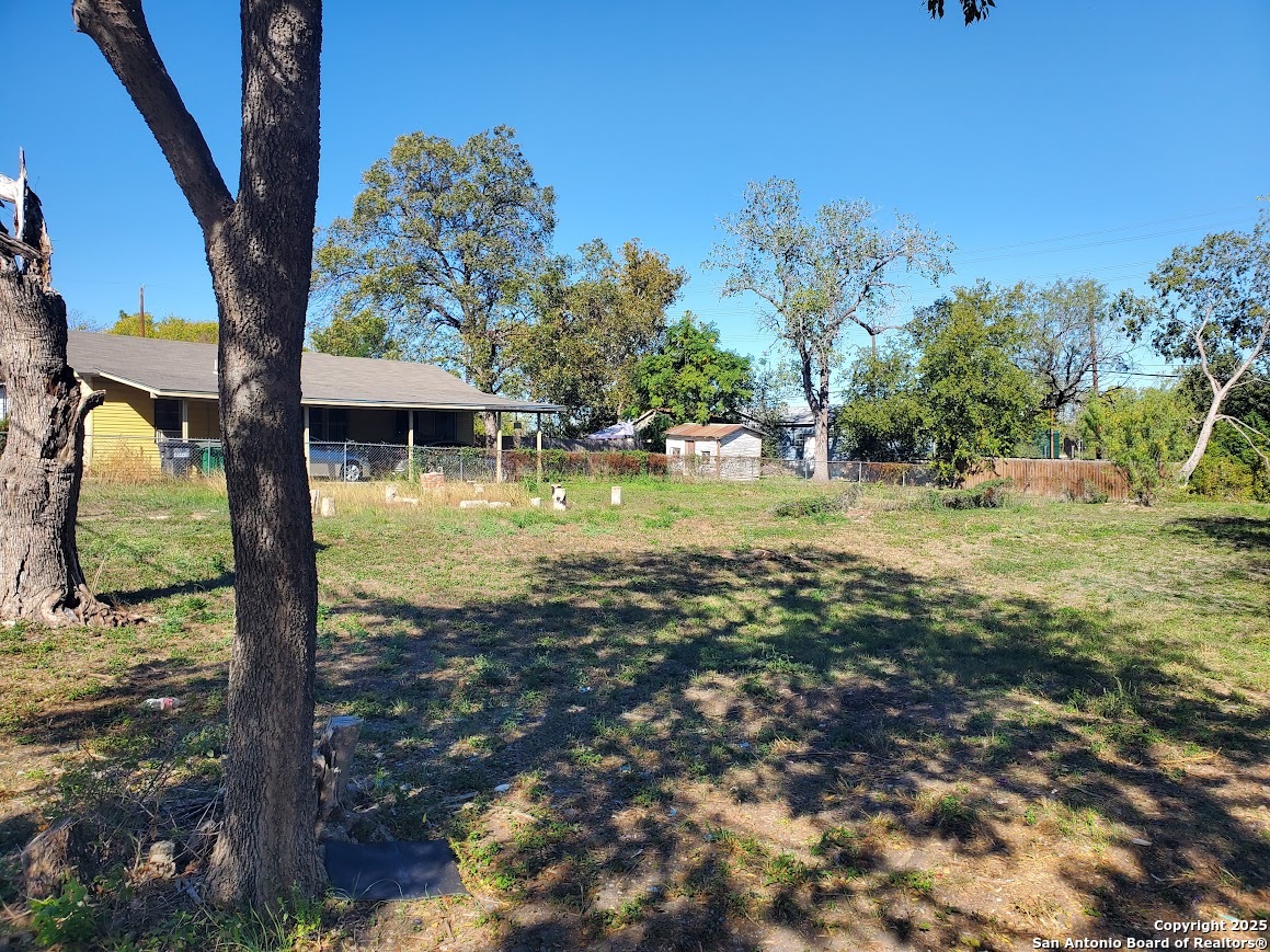 1807 & 1811 Burleson