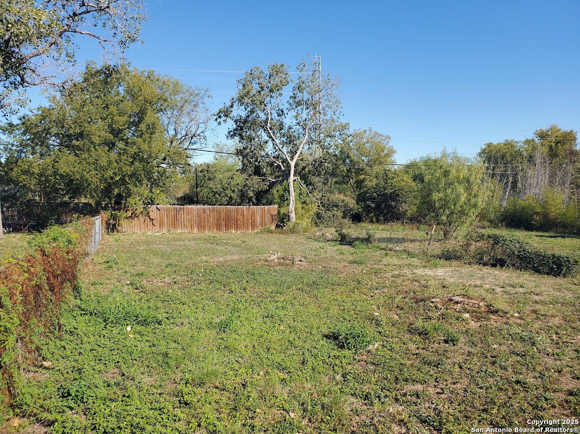 1807 & 1811 Burleson