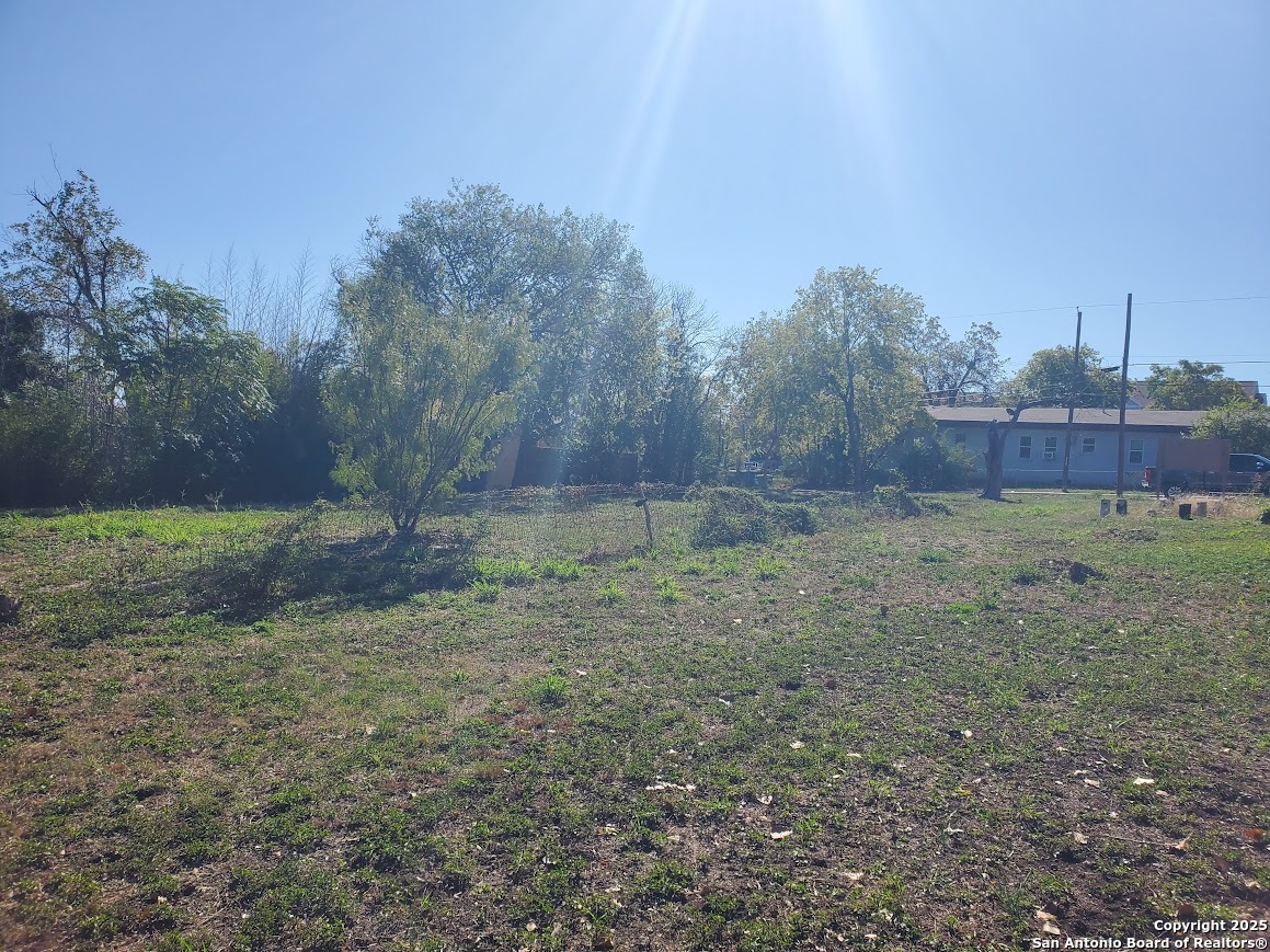 1807 & 1811 Burleson