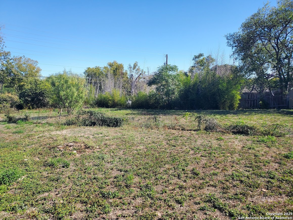 1807 & 1811 Burleson