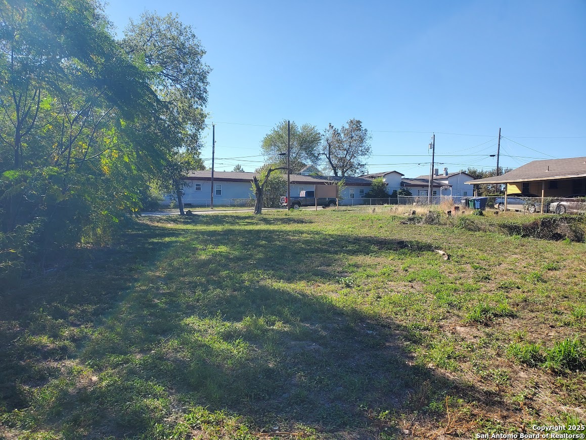 1807 & 1811 Burleson