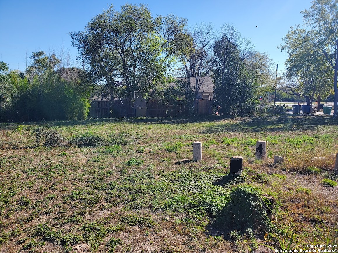 1807 & 1811 Burleson