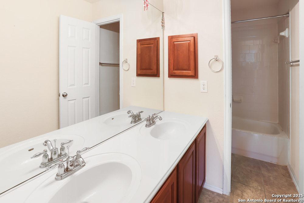 4726 River Rock
