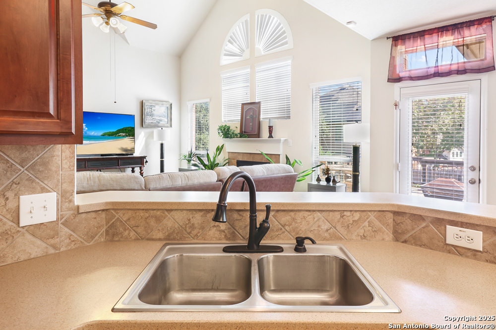 4726 River Rock