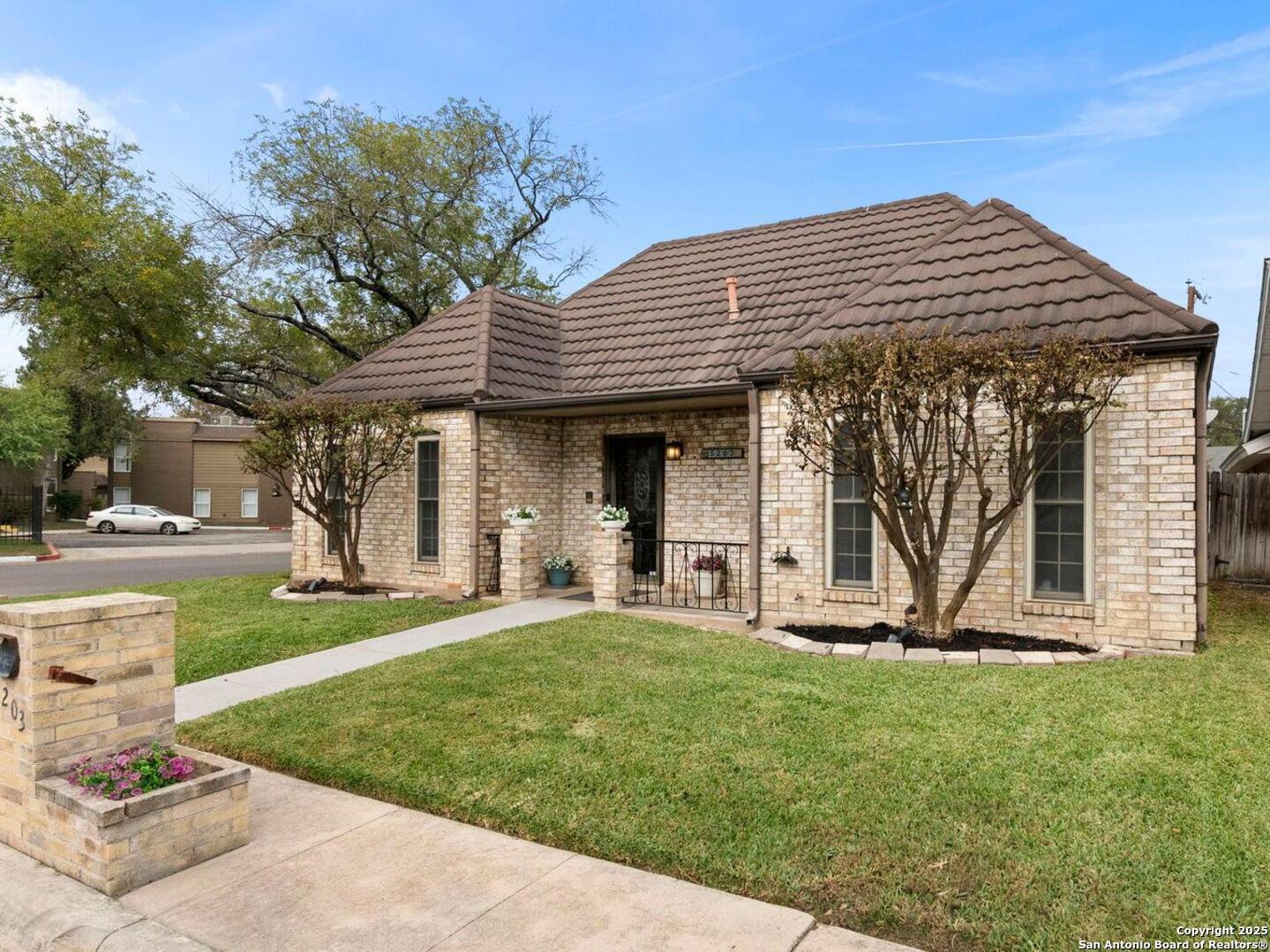 5203 Metcalf