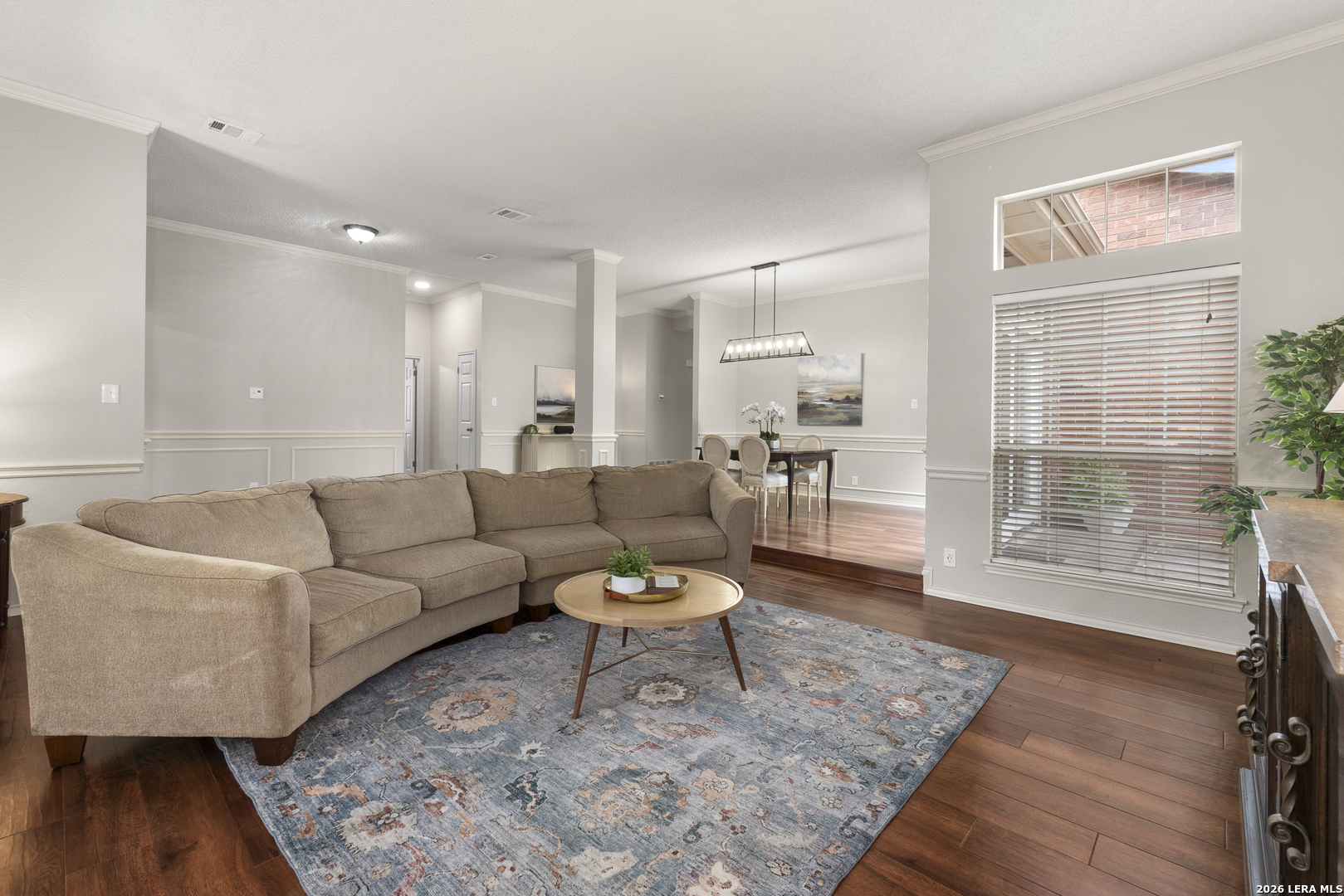 5854 Woodridge Oaks