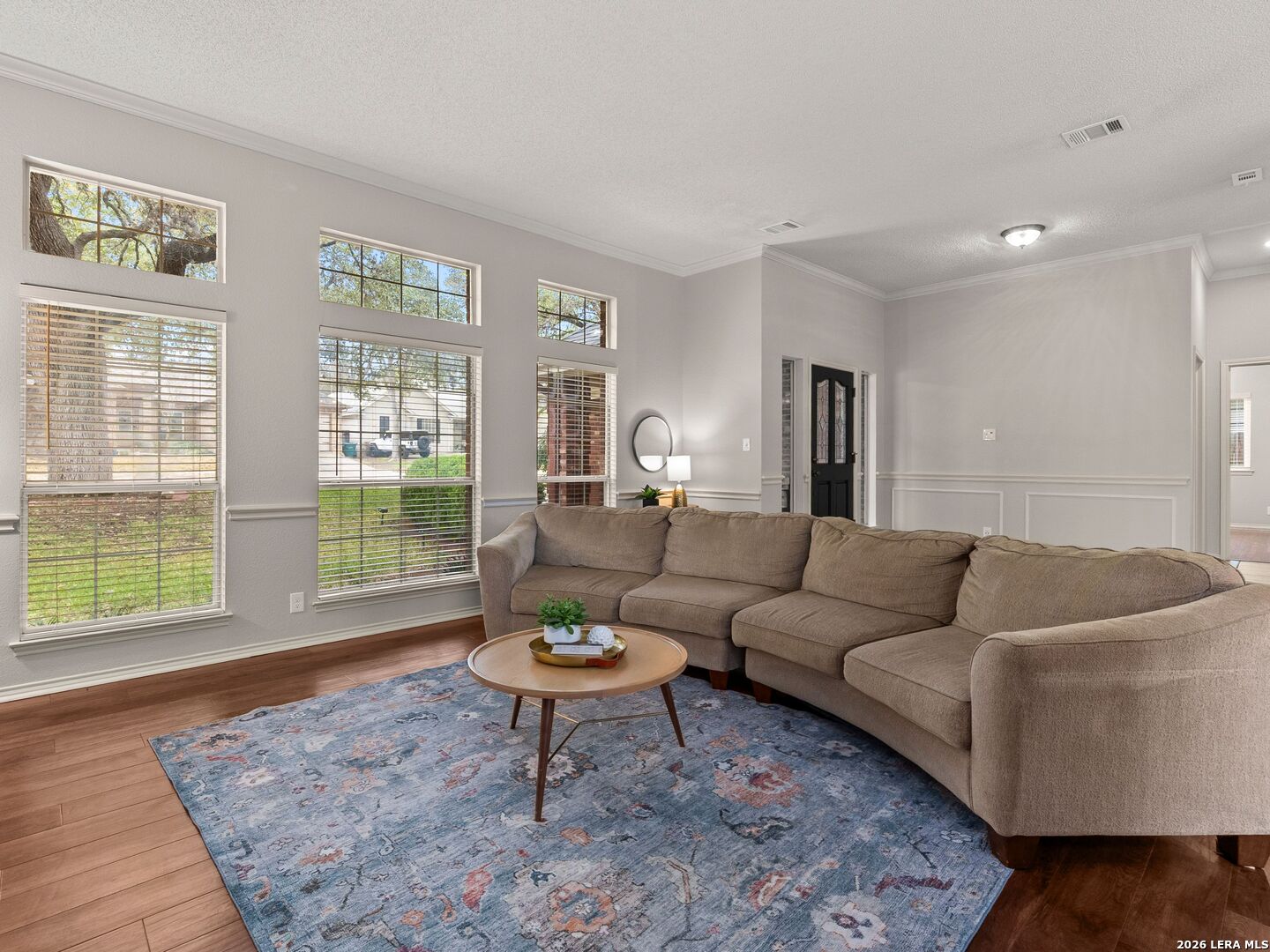 5854 Woodridge Oaks