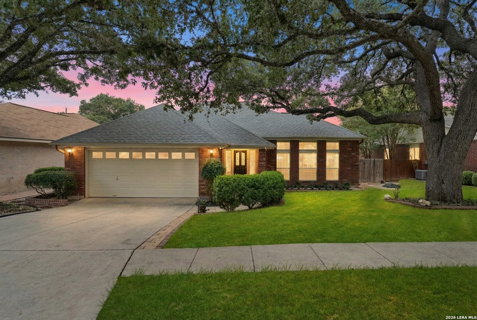5854 Woodridge Oaks