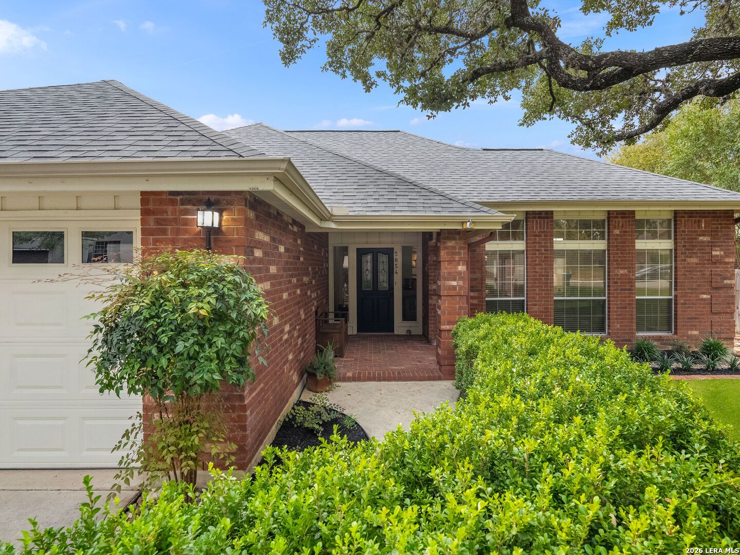 5854 Woodridge Oaks