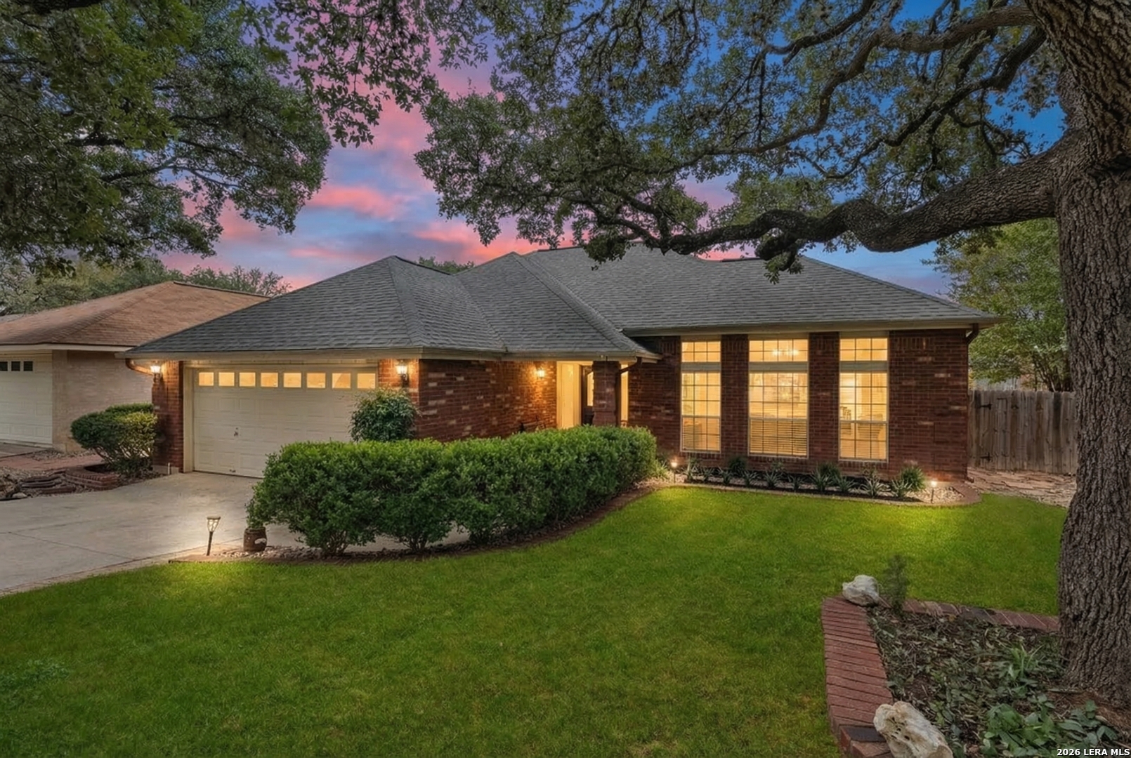 5854 Woodridge Oaks