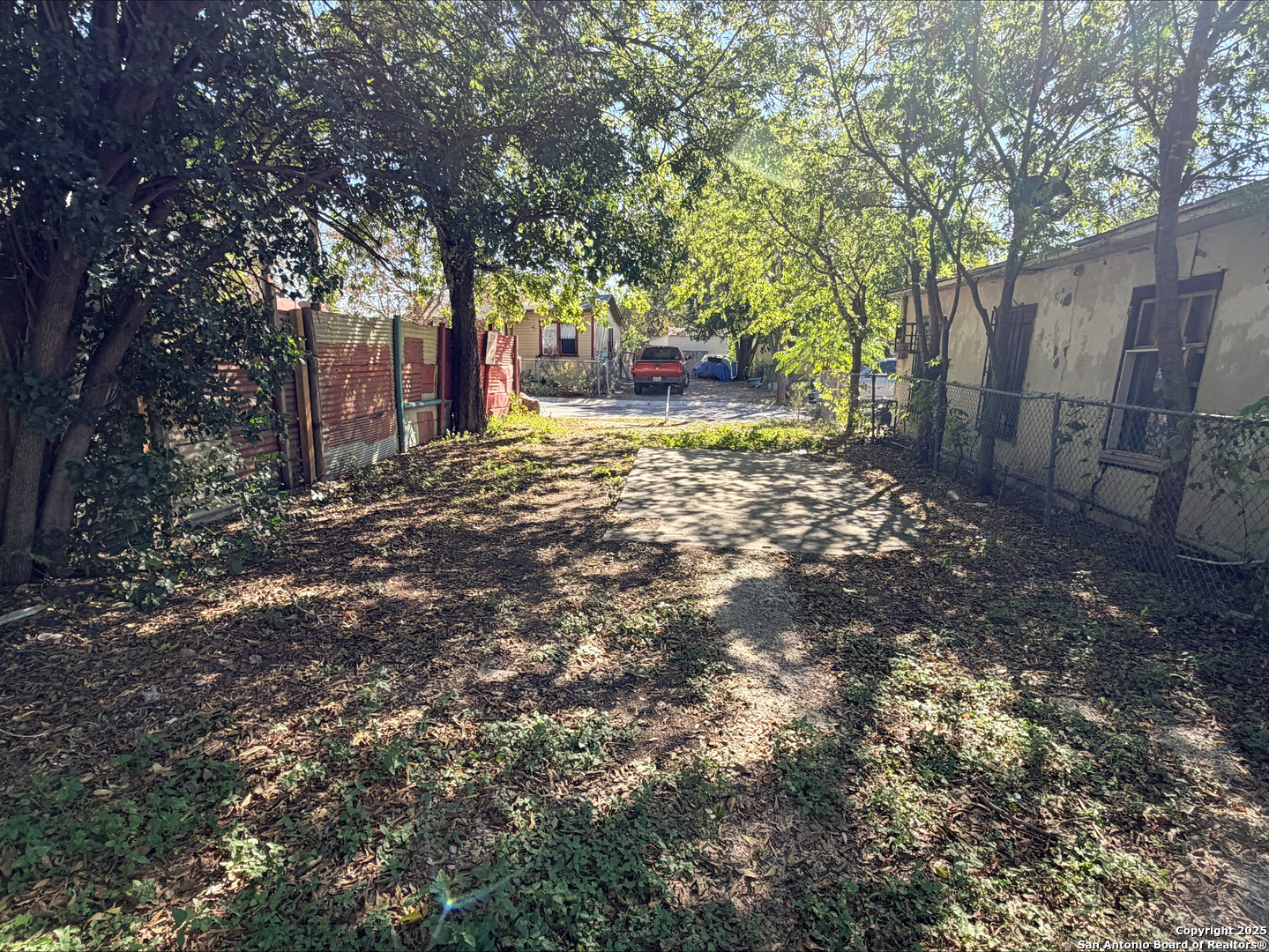 1327 Montezuma