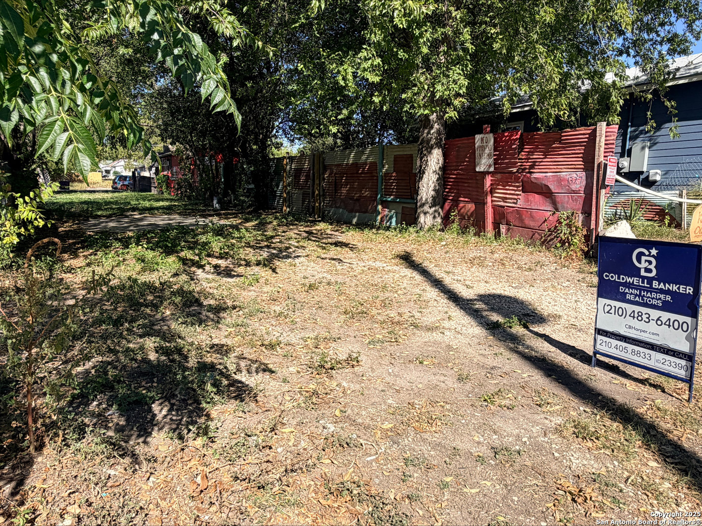 1327 Montezuma