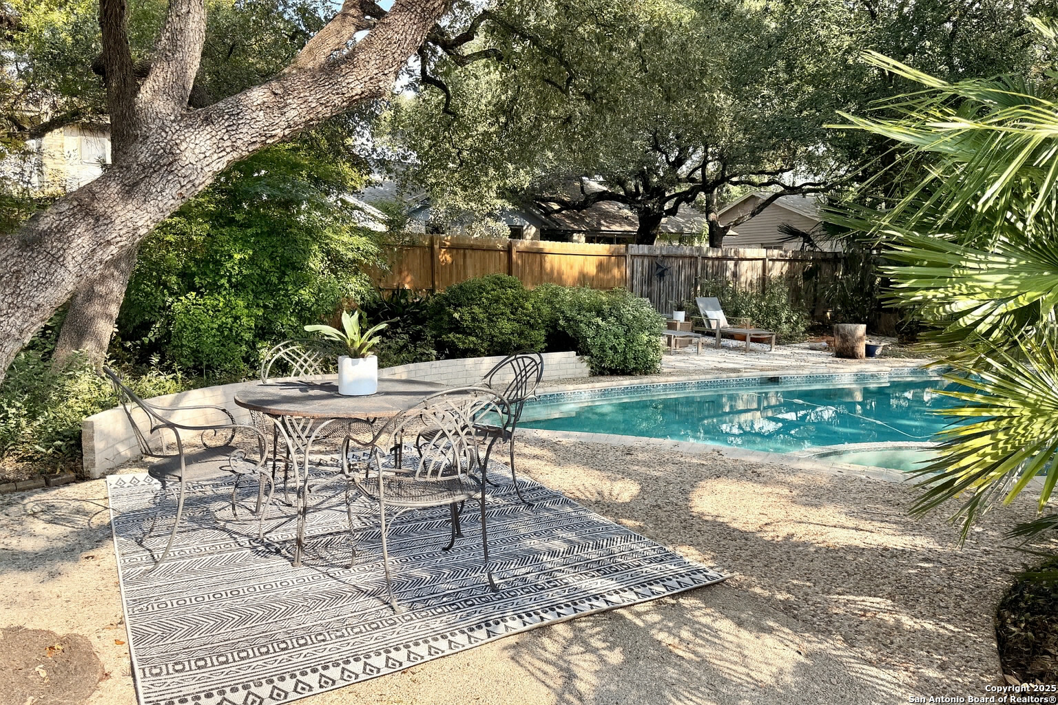 2527 Cedar Glen