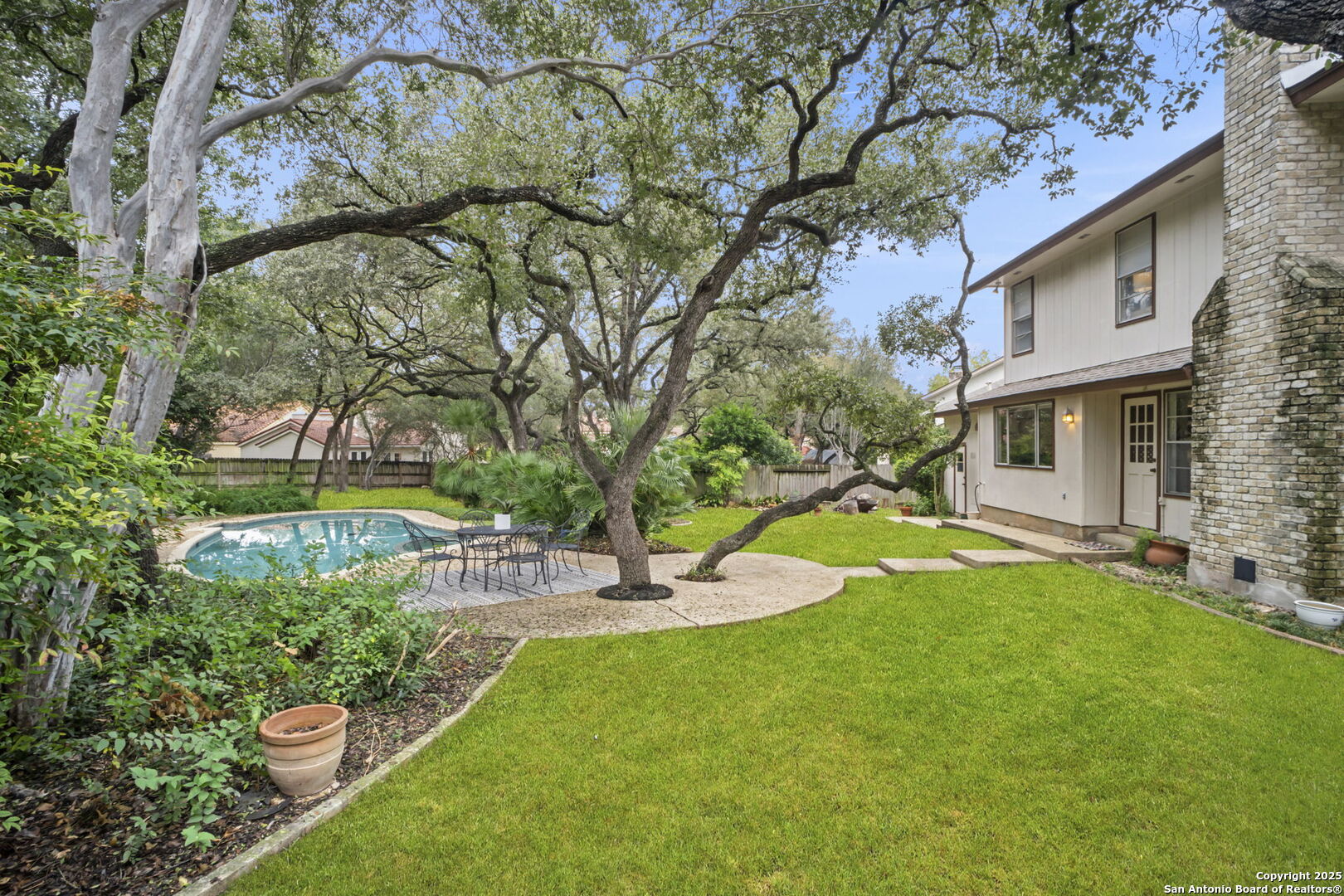 2527 Cedar Glen